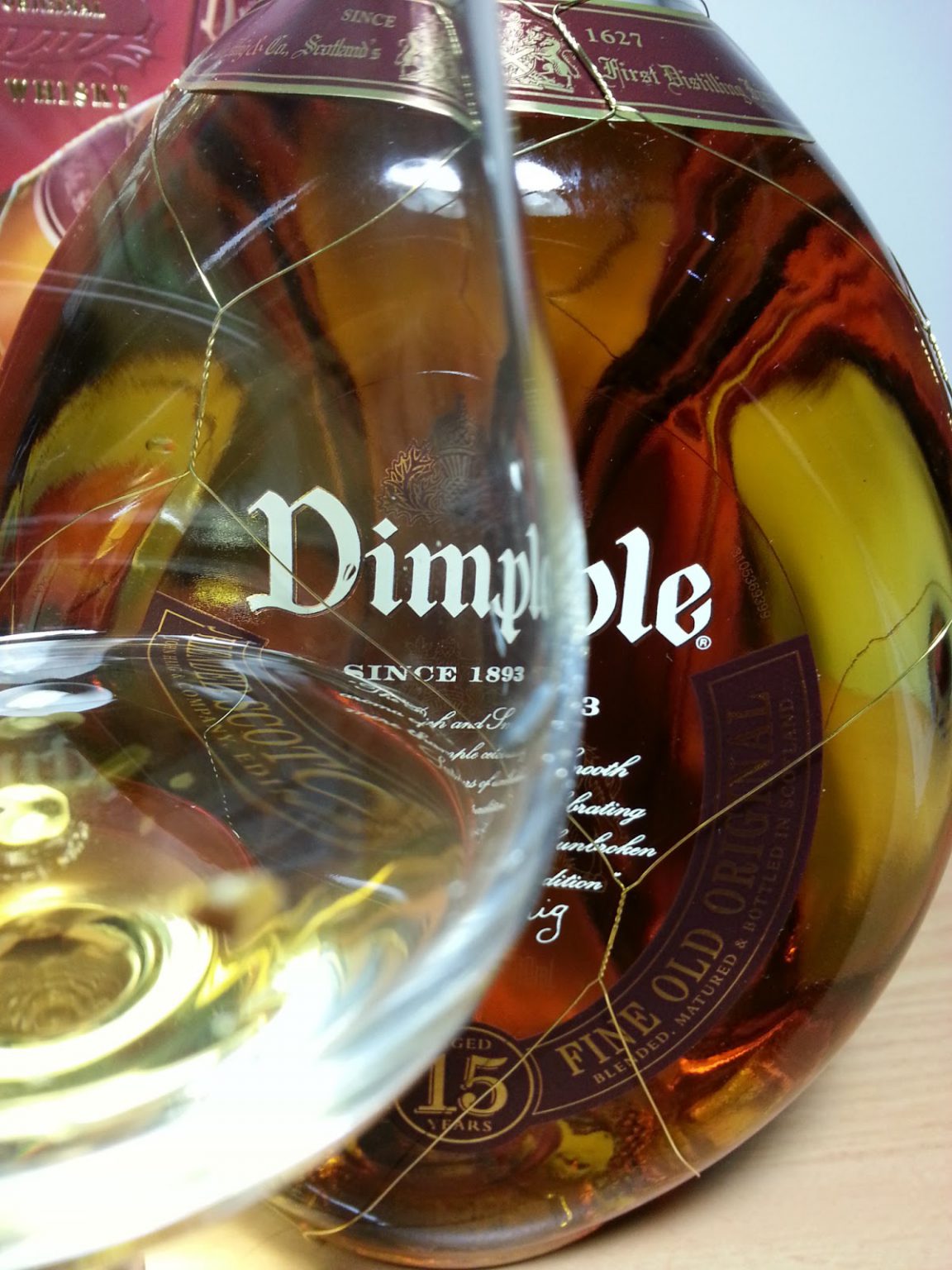 DimplePinchHaig & Haig 15 Year Old Blended Scotch Whisky 700mL